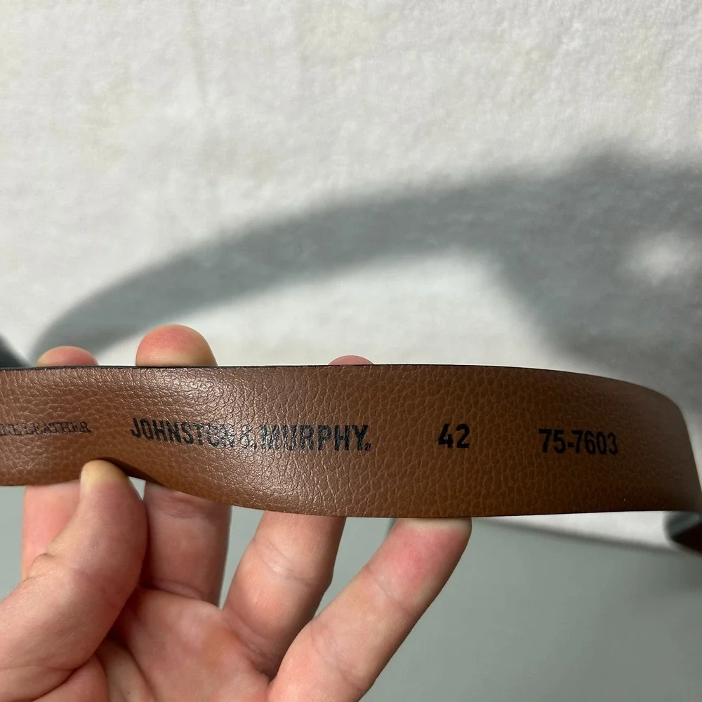 Johnston & Murphy Mens Size 42 Black Leather Made in Italy Adjustable Belt